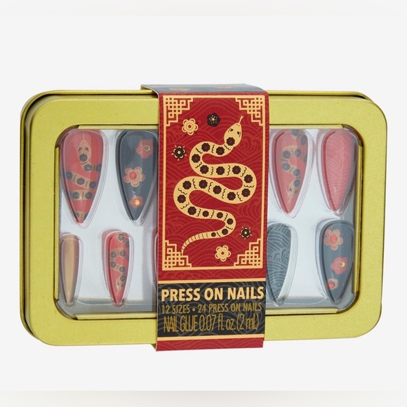 “A Lunar New Year” Press-On Nails Set - NWT - Picture 2 of 4